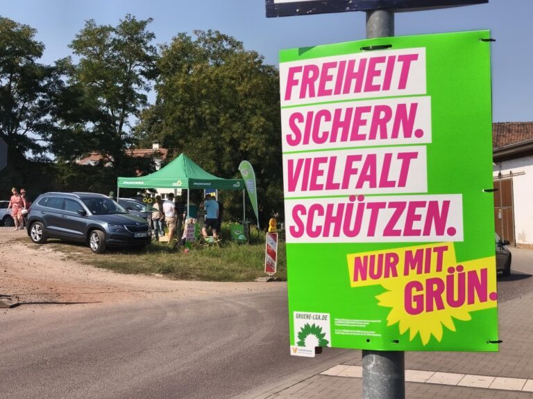 Wahlkampfwochenende in der Börde: 2.000 Flyer und jede Menge grüne Bälle